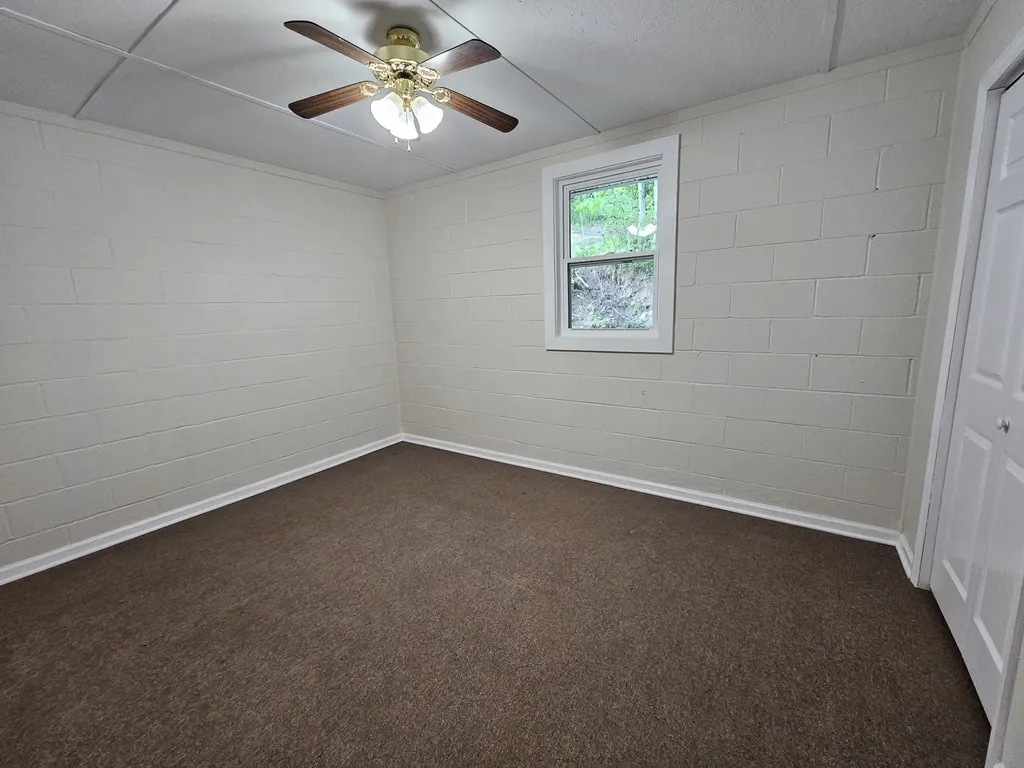 3337 Hartsville Road Lafayette TN 37083