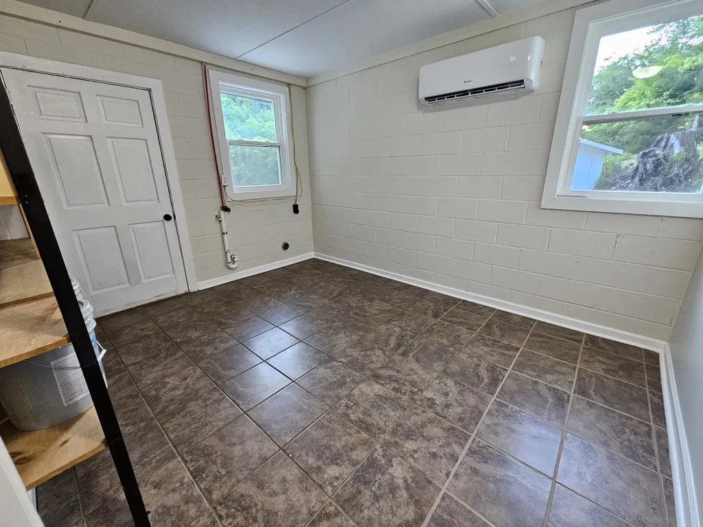 3337 Hartsville Road Lafayette TN 37083