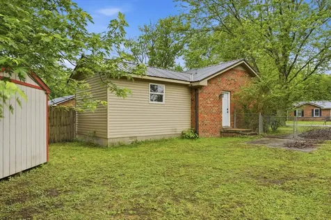 209 Green Acres Circle Guthrie KY 42234