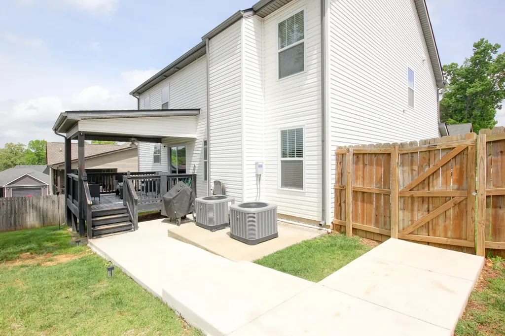 1088 Fuji Lane Clarksville TN 37040
