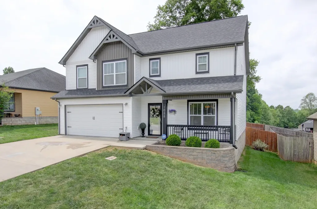 1088 Fuji Lane Clarksville TN 37040
