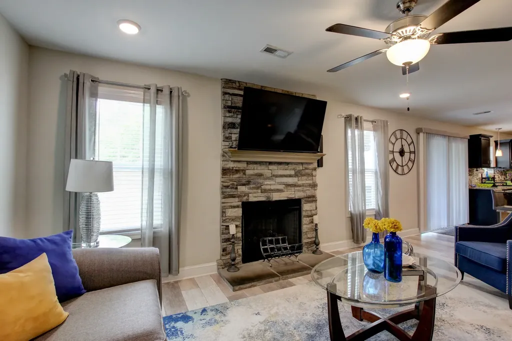 1088 Fuji Lane Clarksville TN 37040