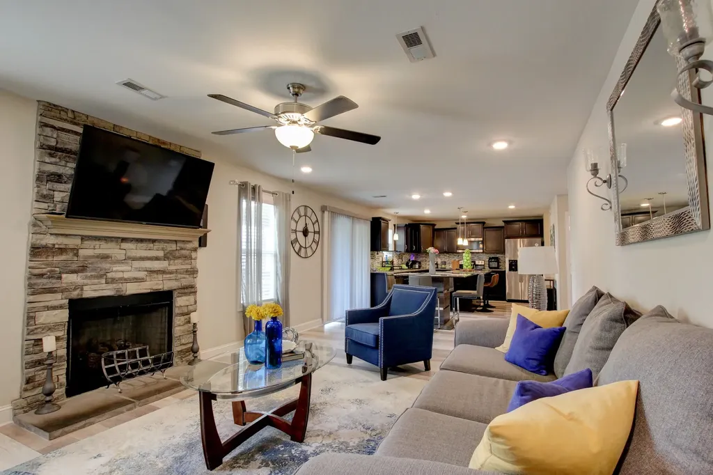1088 Fuji Lane Clarksville TN 37040