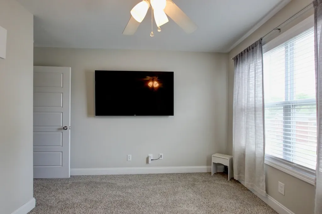 1088 Fuji Lane Clarksville TN 37040