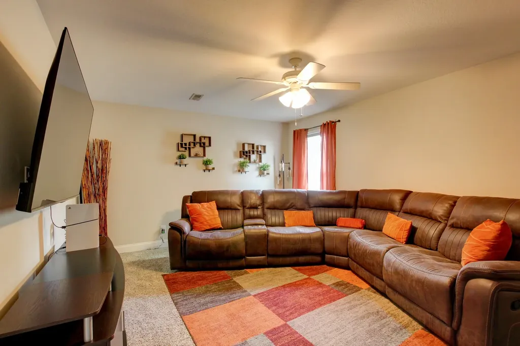 1088 Fuji Lane Clarksville TN 37040