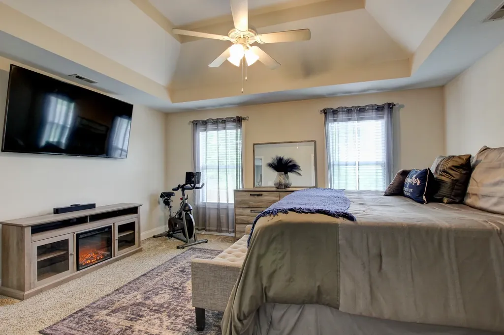 1088 Fuji Lane Clarksville TN 37040