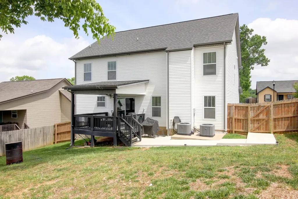 1088 Fuji Lane Clarksville TN 37040