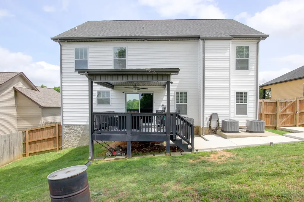 1088 Fuji Lane Clarksville TN 37040