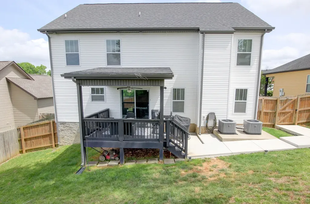 1088 Fuji Lane Clarksville TN 37040