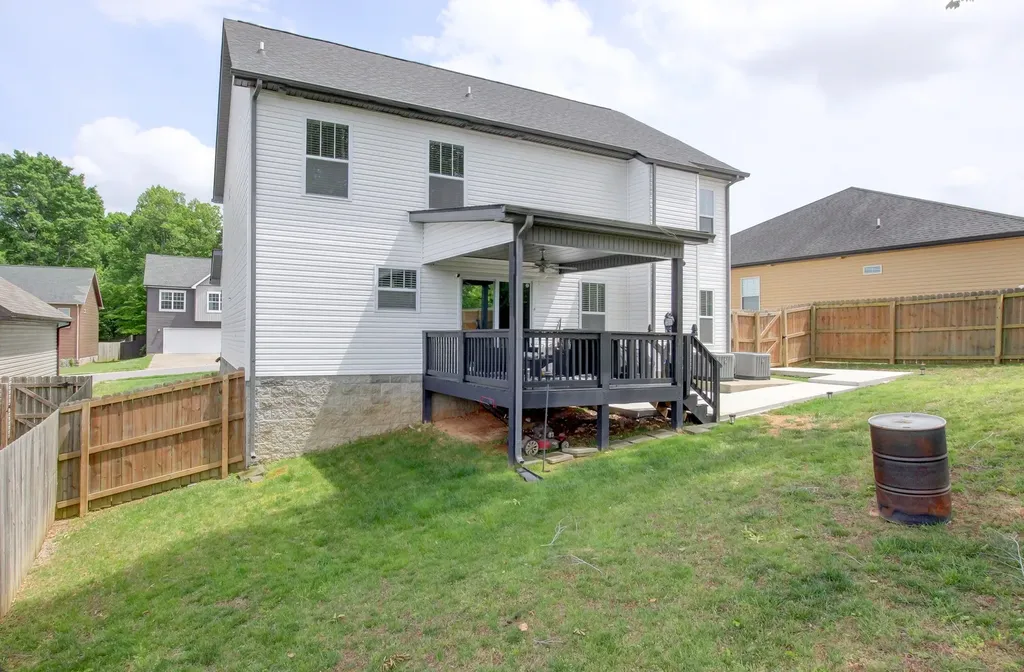 1088 Fuji Lane Clarksville TN 37040