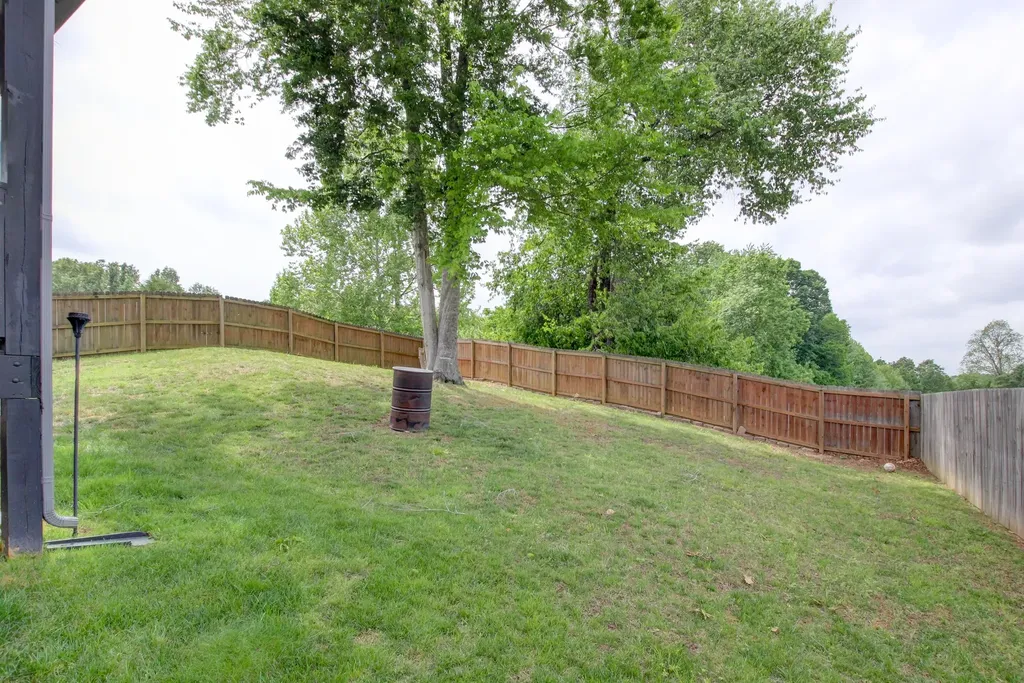 1088 Fuji Lane Clarksville TN 37040