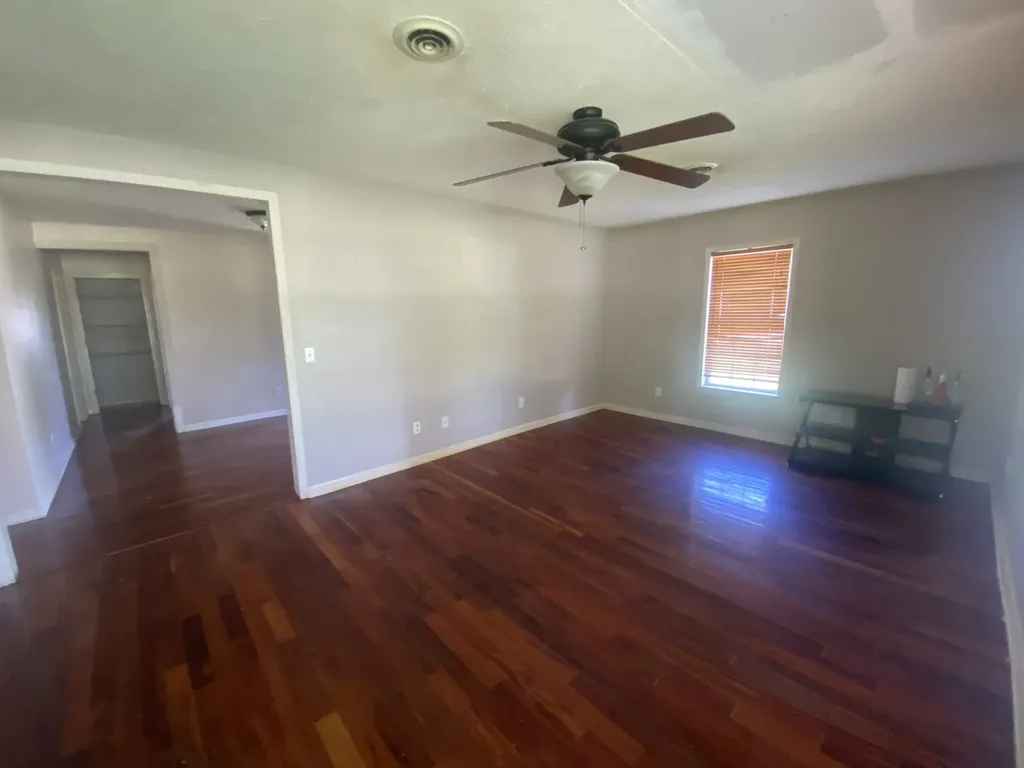 2058 Old Greenbrier Pike Greenbrier TN 37073
