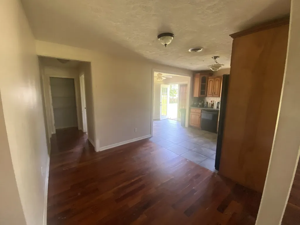 2058 Old Greenbrier Pike Greenbrier TN 37073