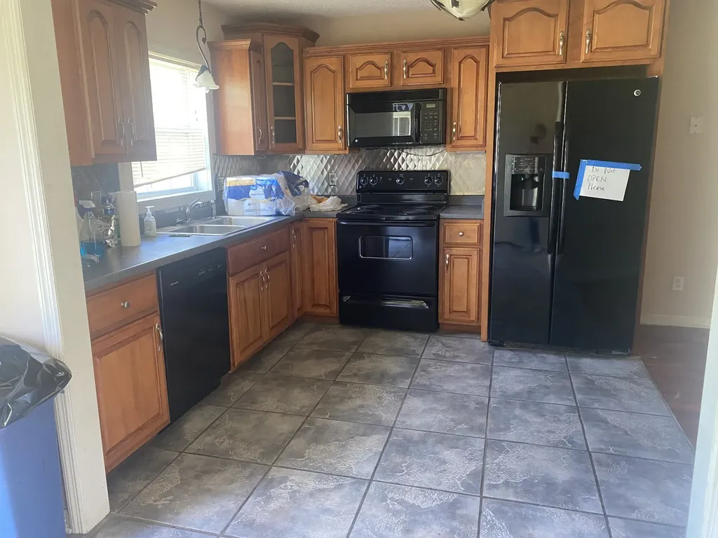 2058 Old Greenbrier Pike Greenbrier TN 37073