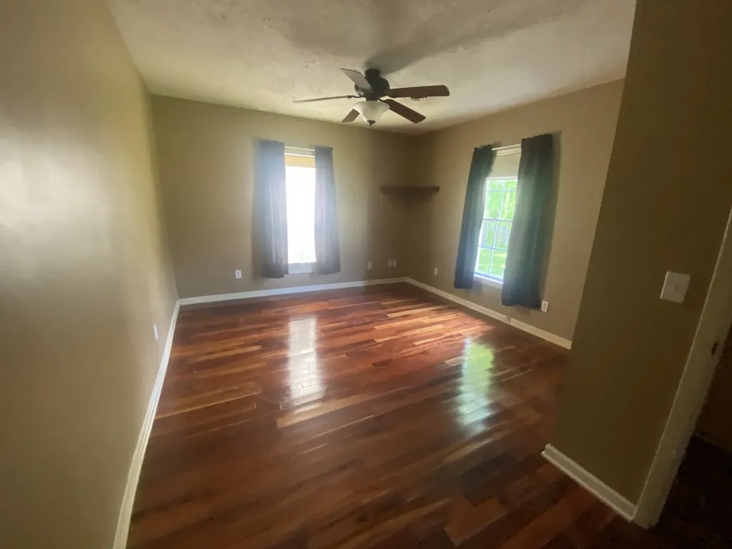 2058 Old Greenbrier Pike Greenbrier TN 37073