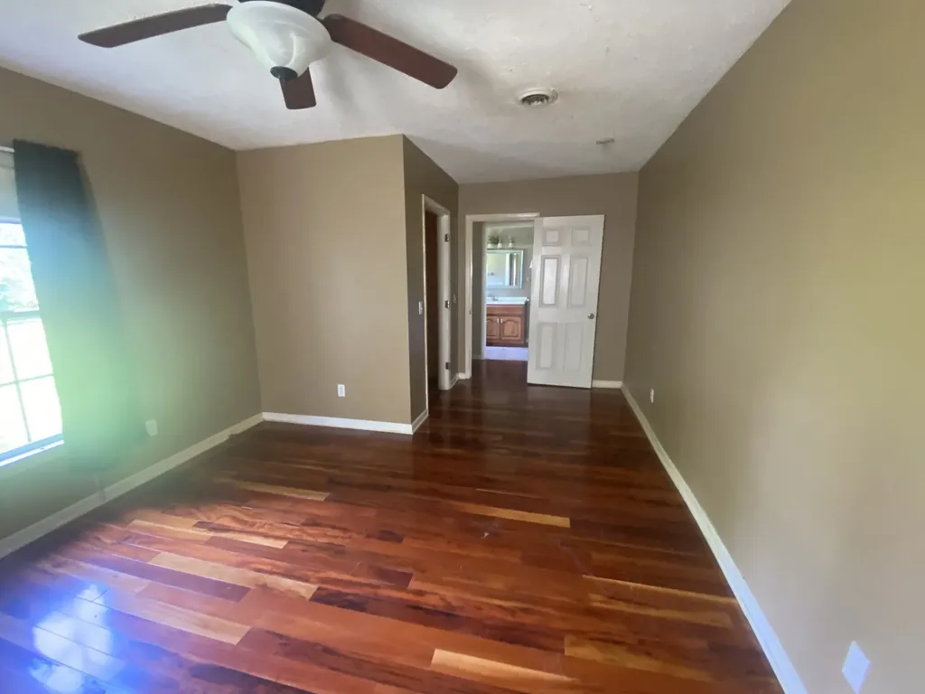 2058 Old Greenbrier Pike Greenbrier TN 37073