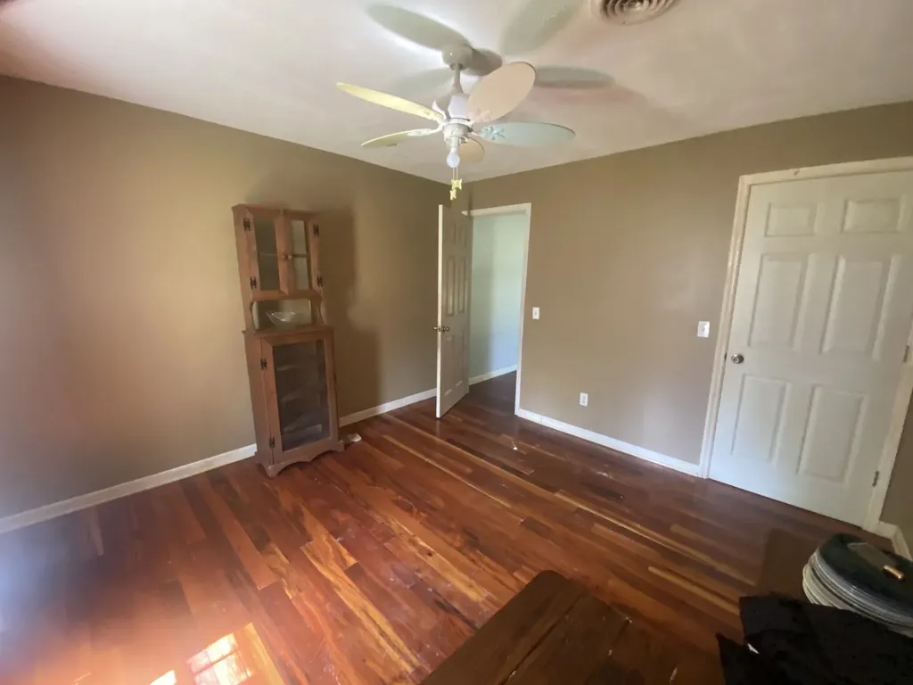 2058 Old Greenbrier Pike Greenbrier TN 37073