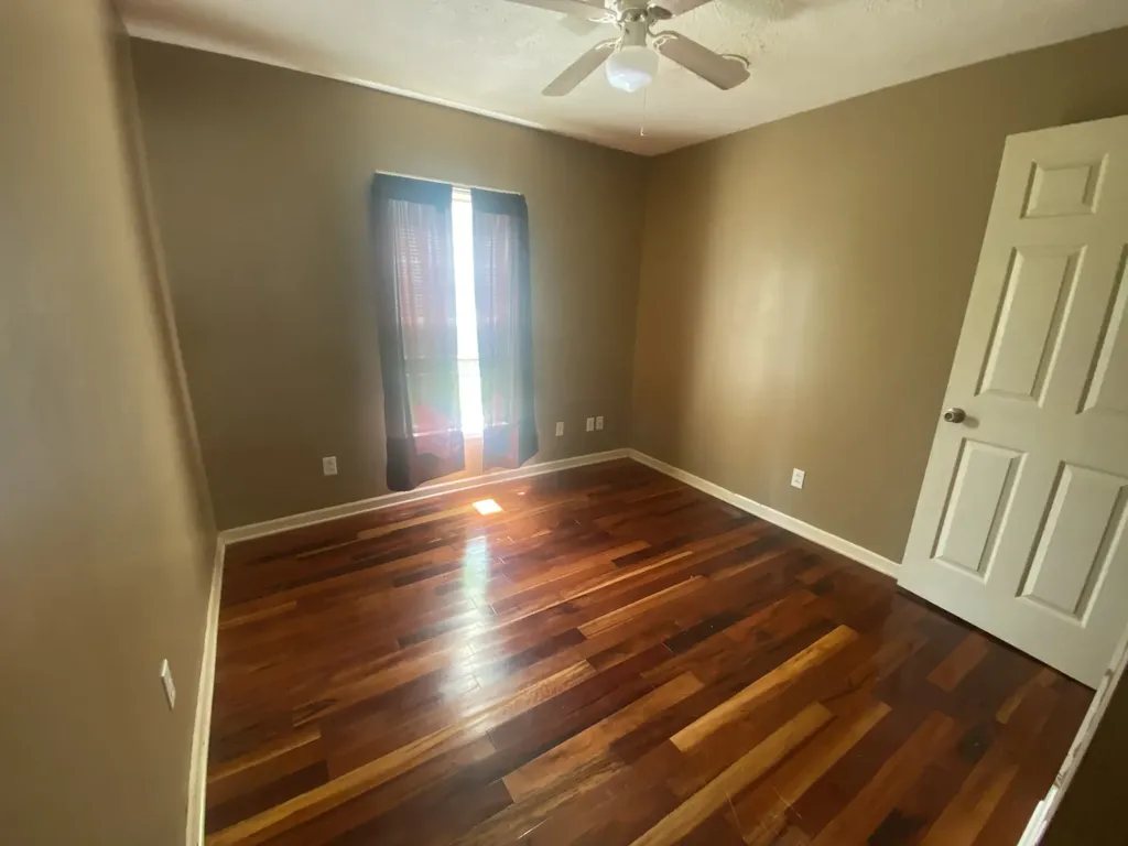 2058 Old Greenbrier Pike Greenbrier TN 37073