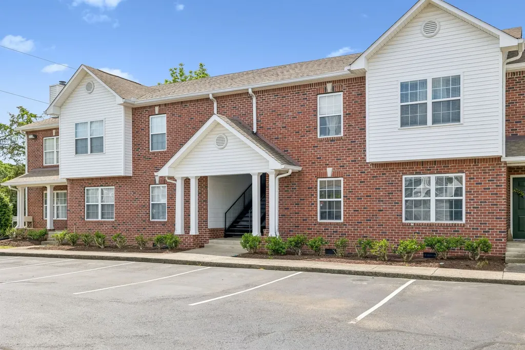 7470 Charlotte Pike Nashville TN 37209