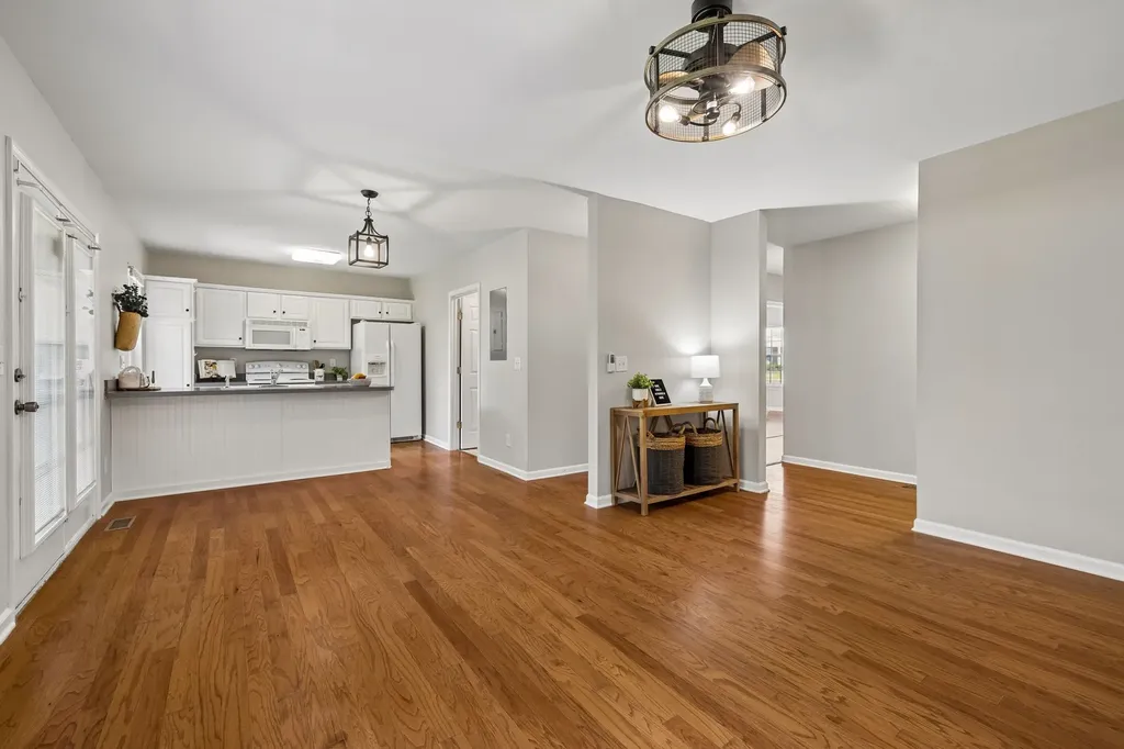 7470 Charlotte Pike Nashville TN 37209