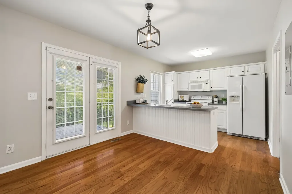 7470 Charlotte Pike Nashville TN 37209