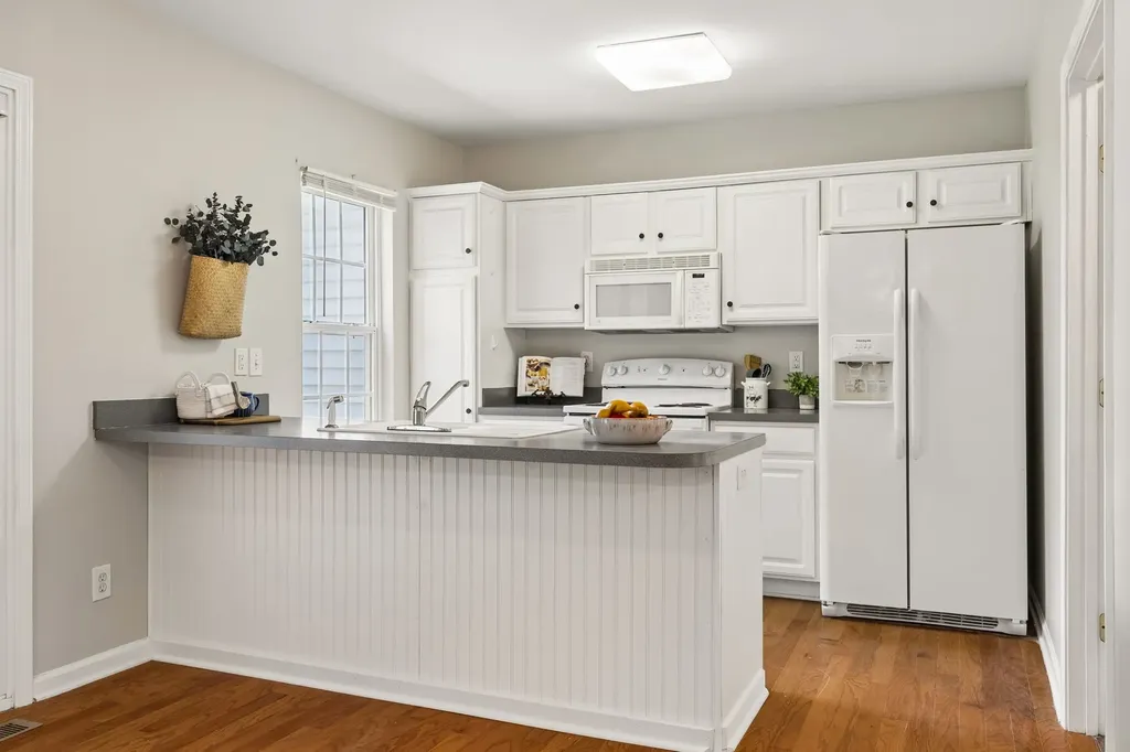 7470 Charlotte Pike Nashville TN 37209