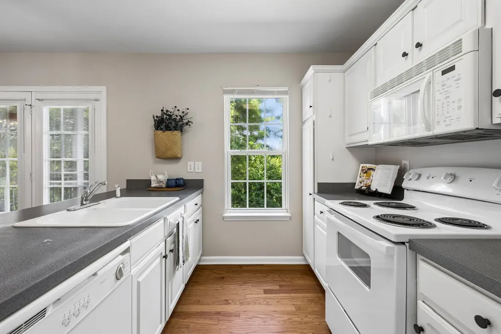 7470 Charlotte Pike Nashville TN 37209