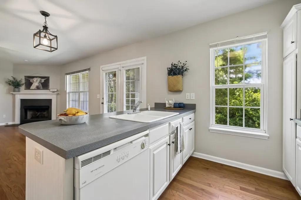 7470 Charlotte Pike Nashville TN 37209