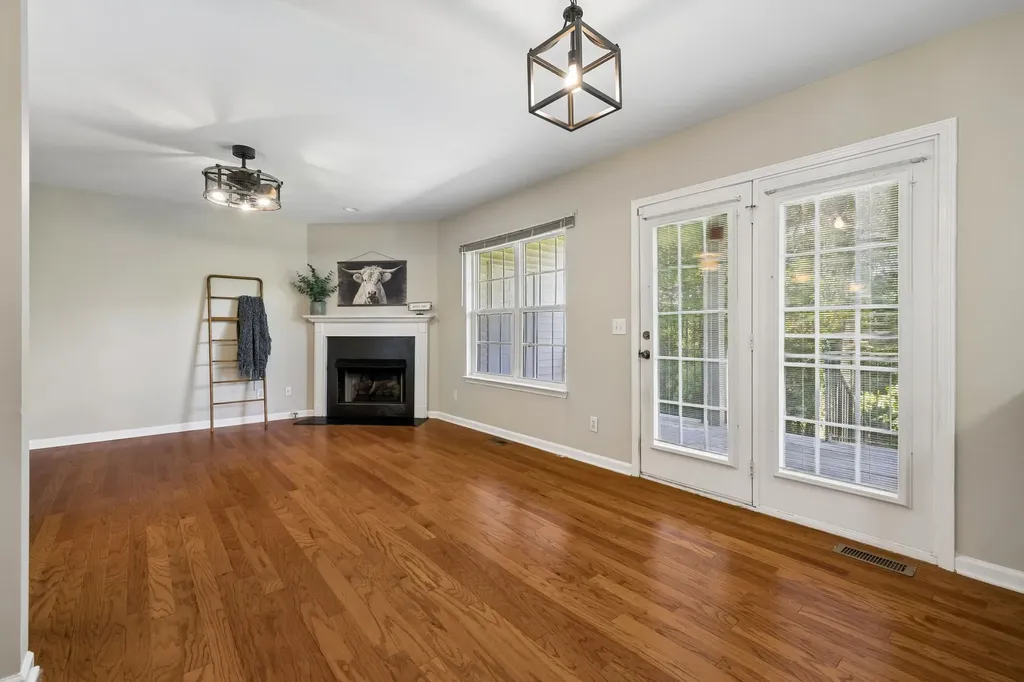 7470 Charlotte Pike Nashville TN 37209