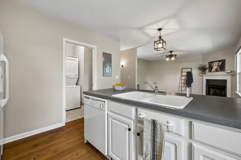 7470 Charlotte Pike Nashville TN 37209