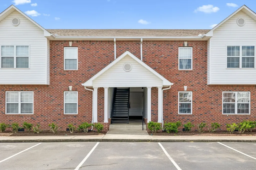 7470 Charlotte Pike Nashville TN 37209