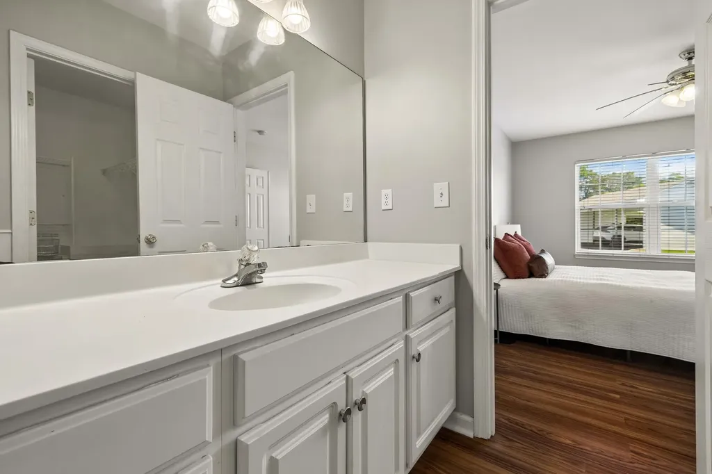 7470 Charlotte Pike Nashville TN 37209