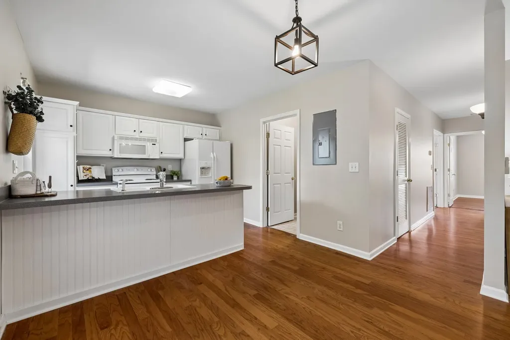 7470 Charlotte Pike Nashville TN 37209