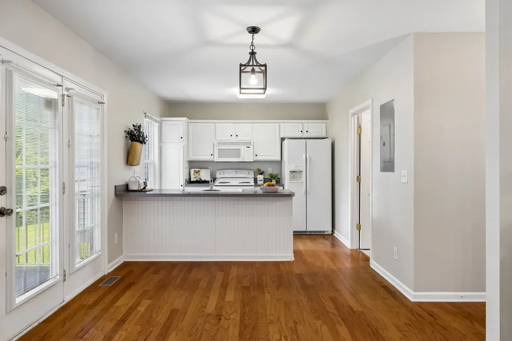 7470 Charlotte Pike Nashville TN 37209