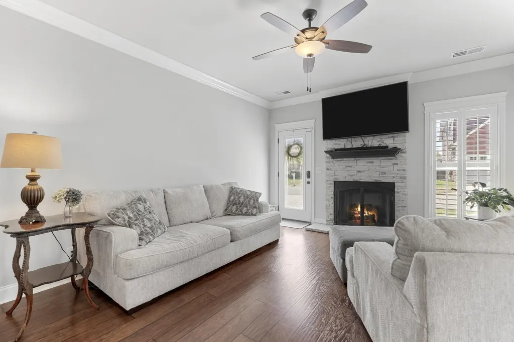 214 Whitman Alley Clarksville TN 37043