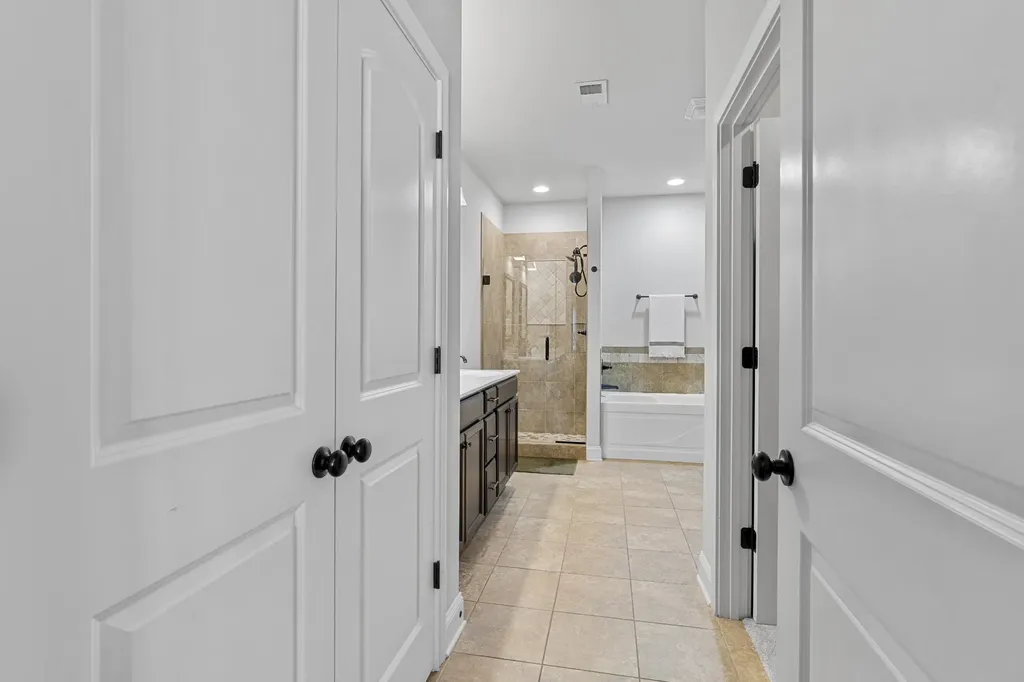 214 Whitman Alley Clarksville TN 37043