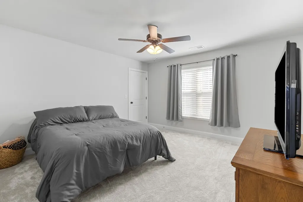 214 Whitman Alley Clarksville TN 37043