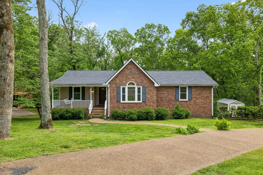 1006 Cynthia Trail Goodlettsville TN 37072
