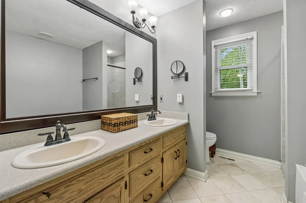 1006 Cynthia Trail Goodlettsville TN 37072