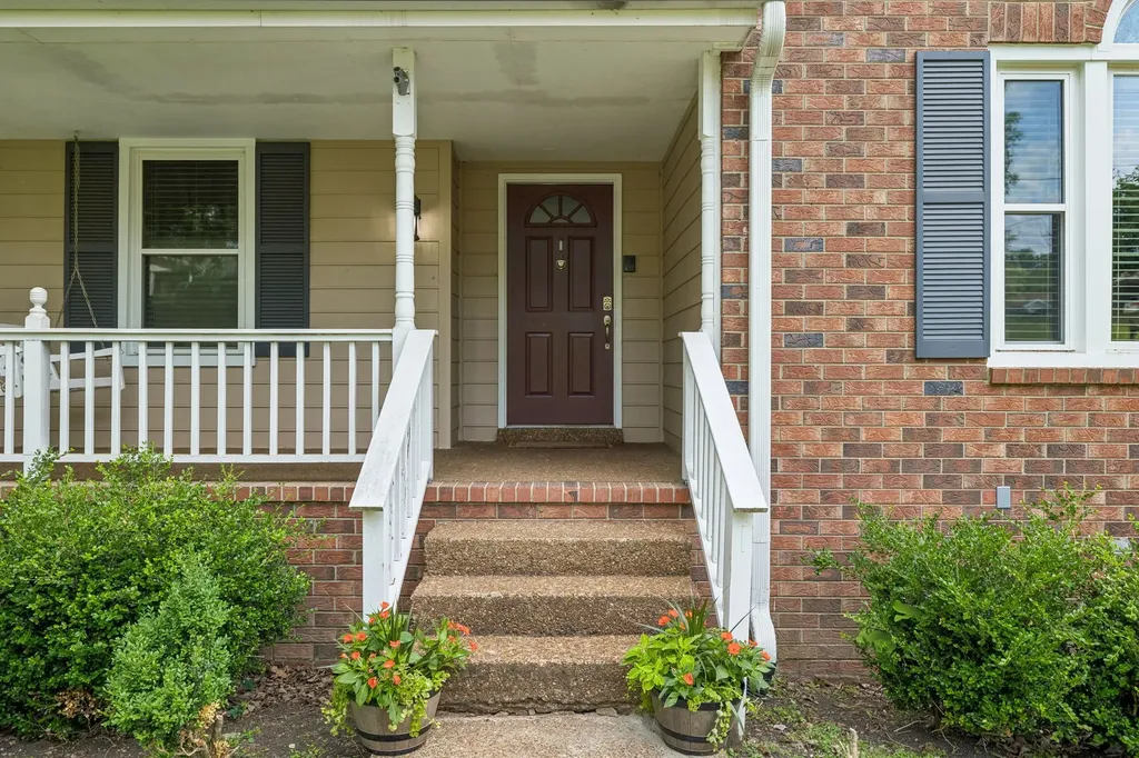 1006 Cynthia Trail Goodlettsville TN 37072