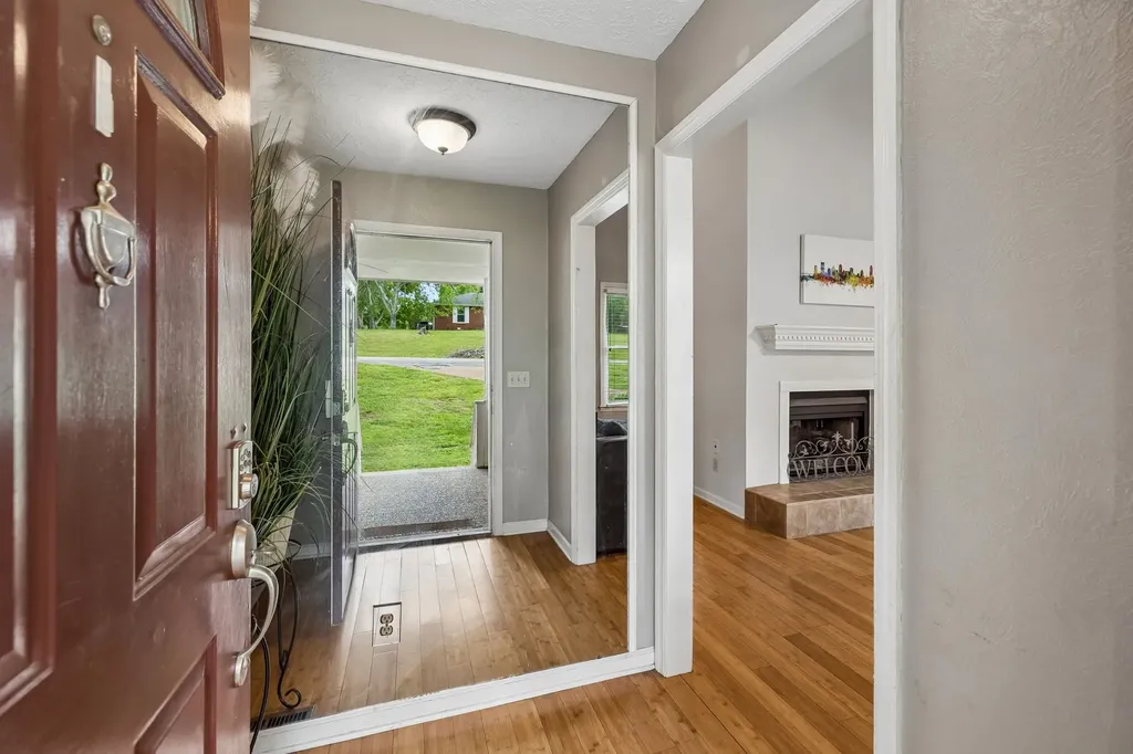 1006 Cynthia Trail Goodlettsville TN 37072