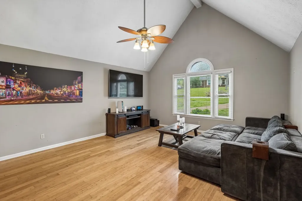 1006 Cynthia Trail Goodlettsville TN 37072