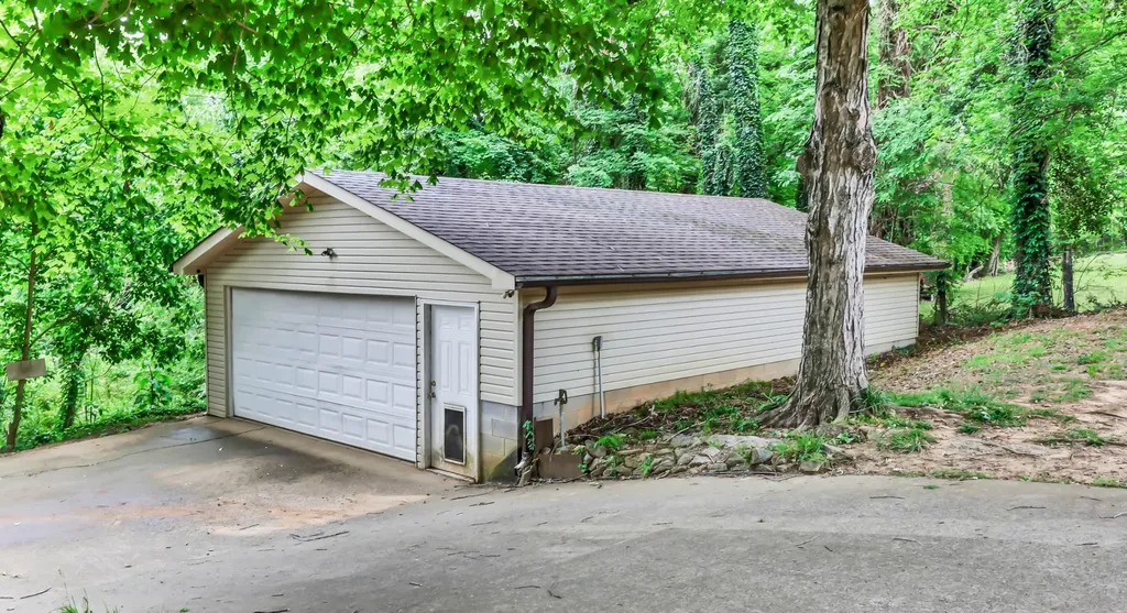 301 Main Street Cumberland City TN 37050