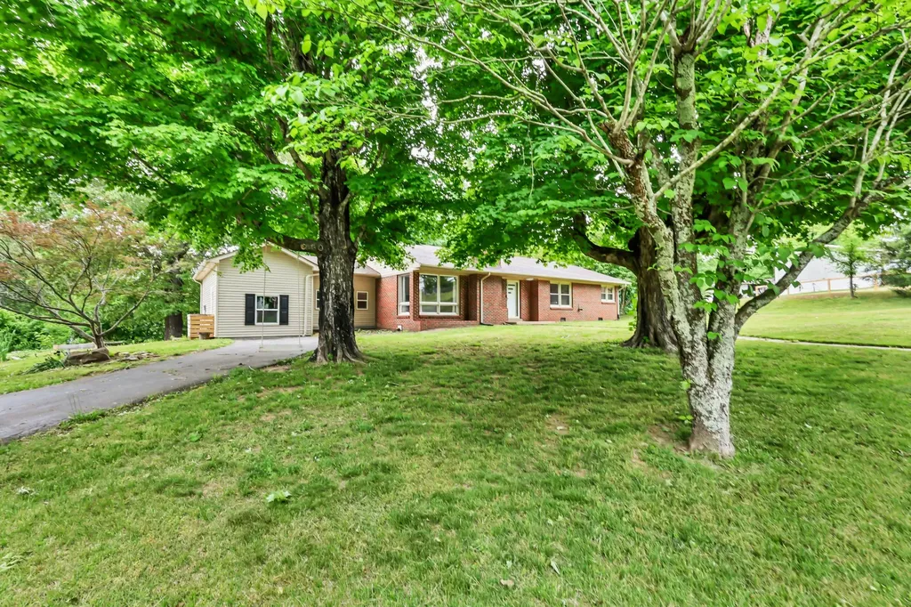 301 Main Street Cumberland City TN 37050