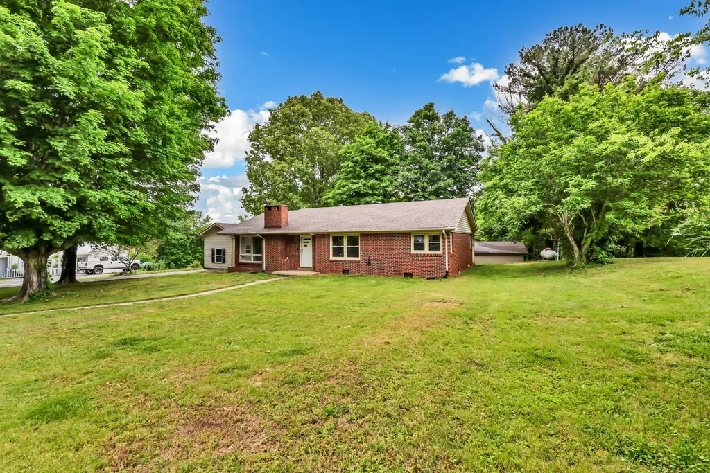 301 Main Street Cumberland City TN 37050