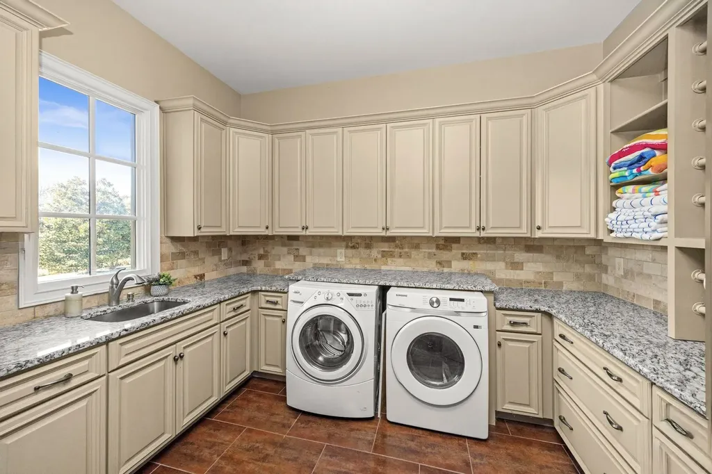 698 Brass Lantern Place Brentwood TN 37027