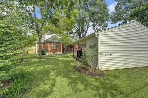 503 E Swan Ridge Circle Memphis TN 38122