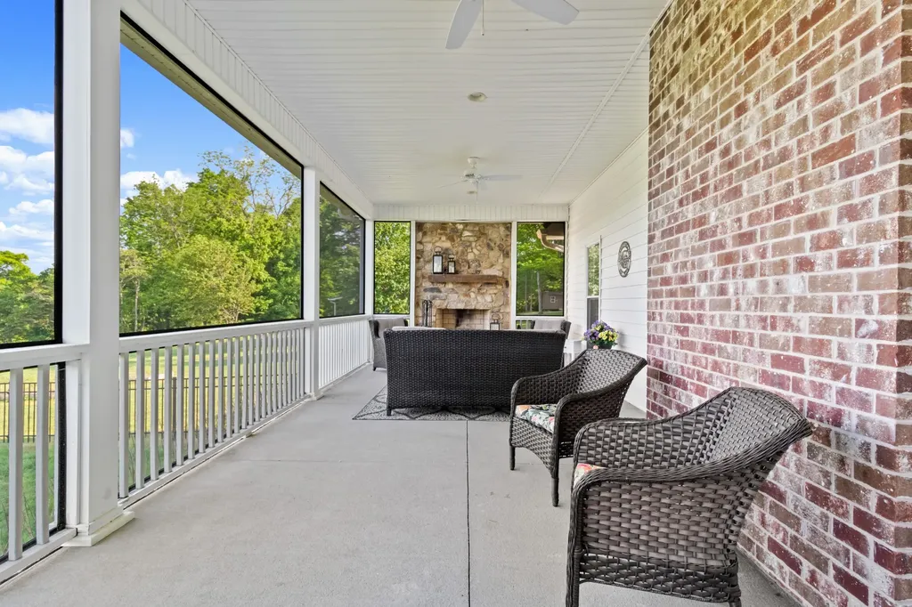 9043 Cross Plains Road White House TN 37188