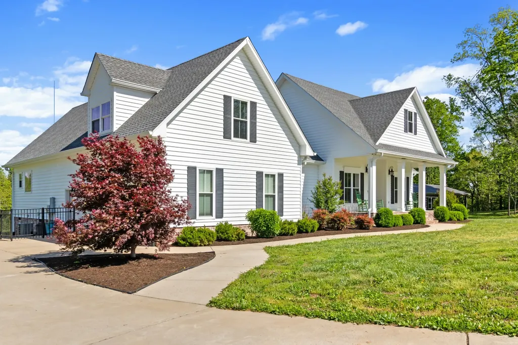 9043 Cross Plains Road White House TN 37188