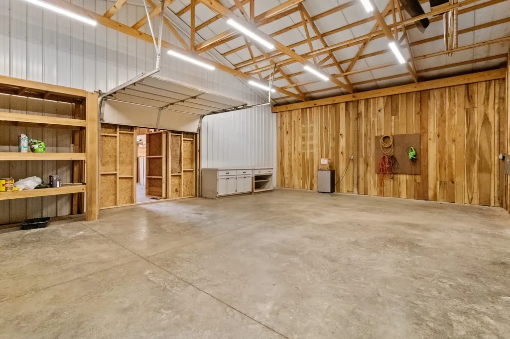9043 Cross Plains Road White House TN 37188